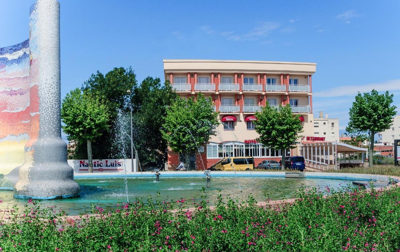 Hotel Silvia Empuriabrava Exterior photo