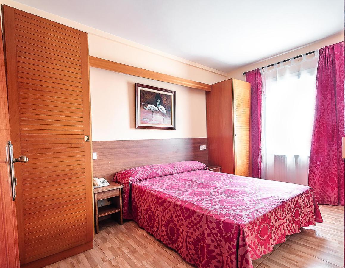 Hotel Silvia Empuriabrava Exterior photo