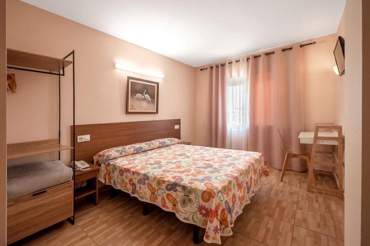 Hotel Silvia Empuriabrava Exterior photo