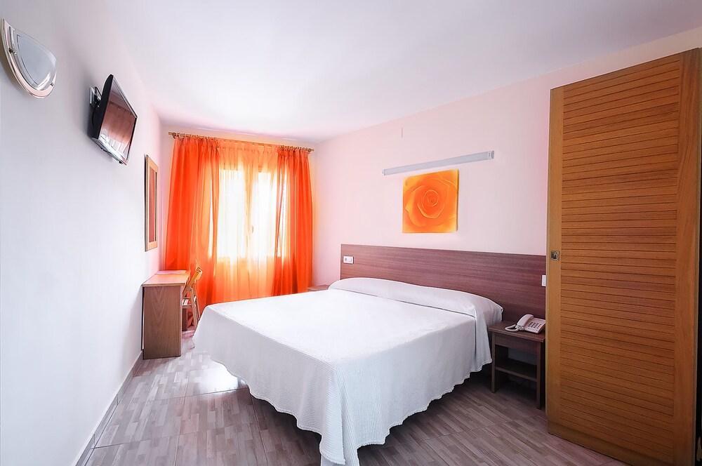 Hotel Silvia Empuriabrava Exterior photo