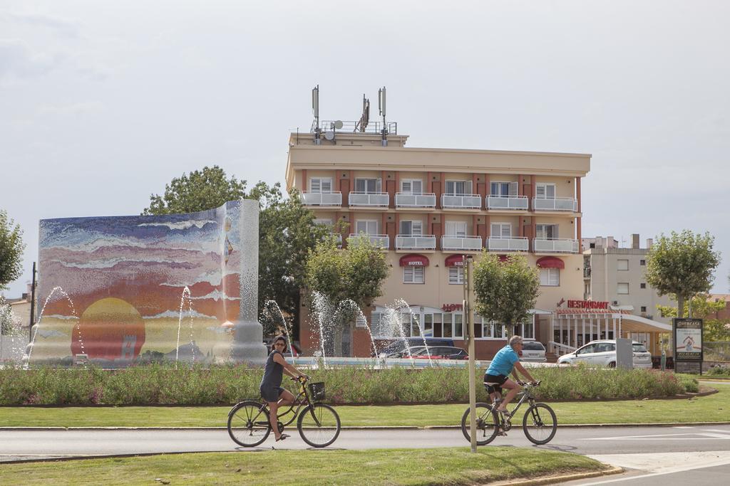 Hotel Silvia Empuriabrava Exterior photo
